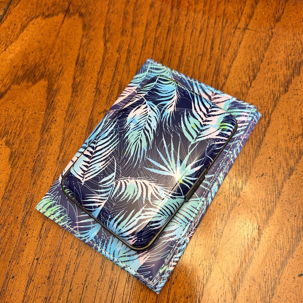 Tropical Leaf Pattern Card Holder